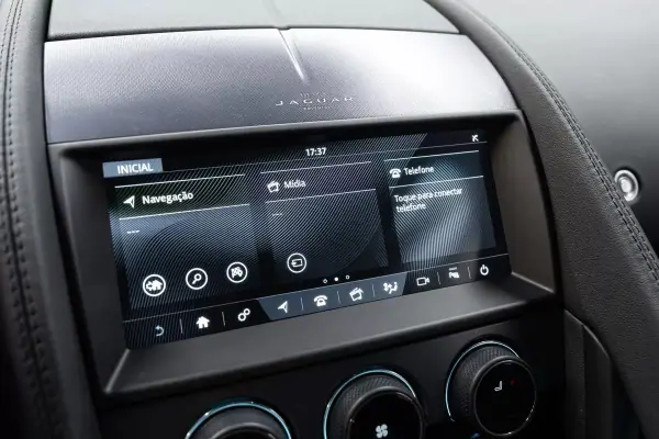 Jaguar F-Type 2021 - 55950 EUR, 36000 km - AUTO.MOTO.pt - 36000km - foto 33 de 46