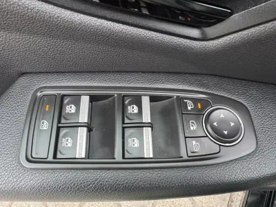 Renault Mégane E-Tech 2022 - 22500 EUR, 89000 km - AUTO.MOTO.pt - 89000km - foto 41 de 44