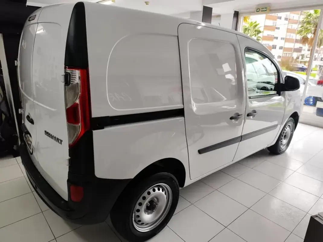 Renault Kangoo 1.5 Dci 3 Lug. Iva dedutivel 2021 - 12780 EUR, 157000 km - AUTO.MOTO.pt - 157000km - foto 16 de 19