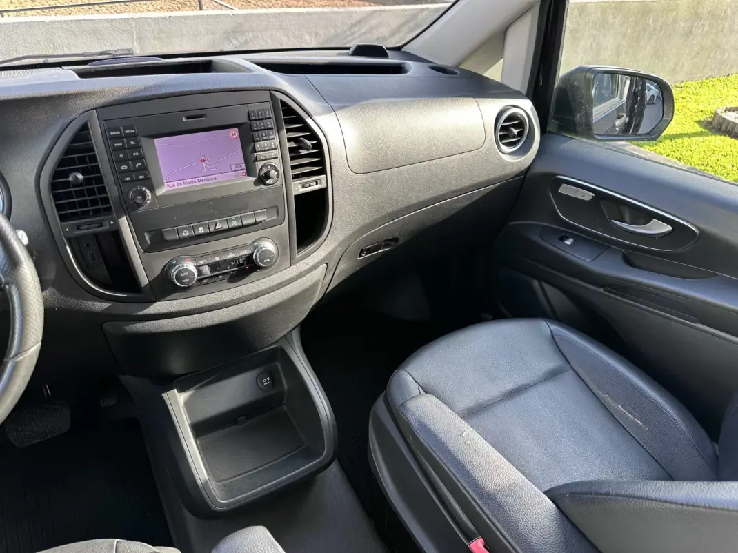 Mercedes-Benz Vito Tourer 2015 - 24900 EUR, 320000 km - AUTO.MOTO.pt - 320000km - foto 29 de 57
