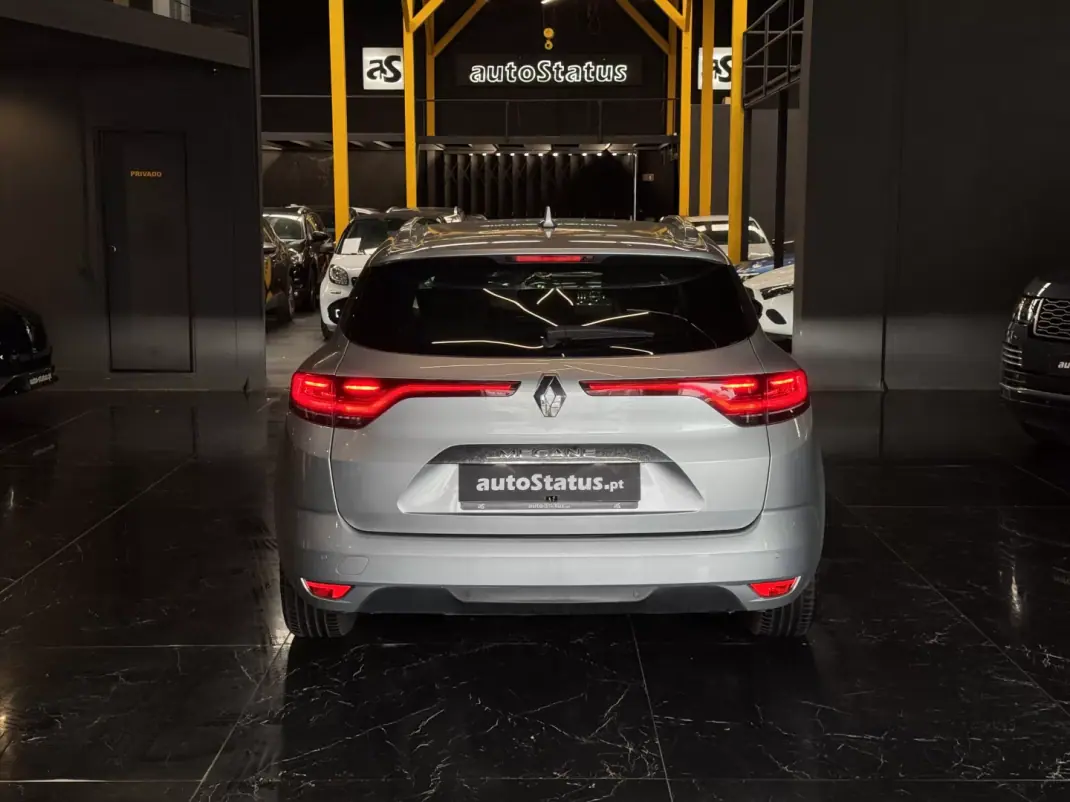 Renault Mégane Sport Tourer 2021 - 14990 EUR, 171050 km - AUTO.MOTO.pt - 171050km - foto 12 de 32