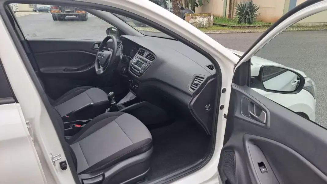 Hyundai i20 2018 - 10890 EUR, 134296 km - AUTO.MOTO.pt - 134296km - foto 29 de 43