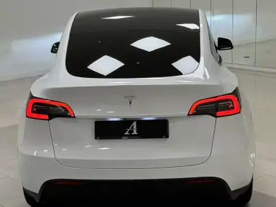 Tesla Model Y 2022 - 34890 EUR, 49800 km - AUTO.MOTO.pt - 49800km - foto 14 de 32