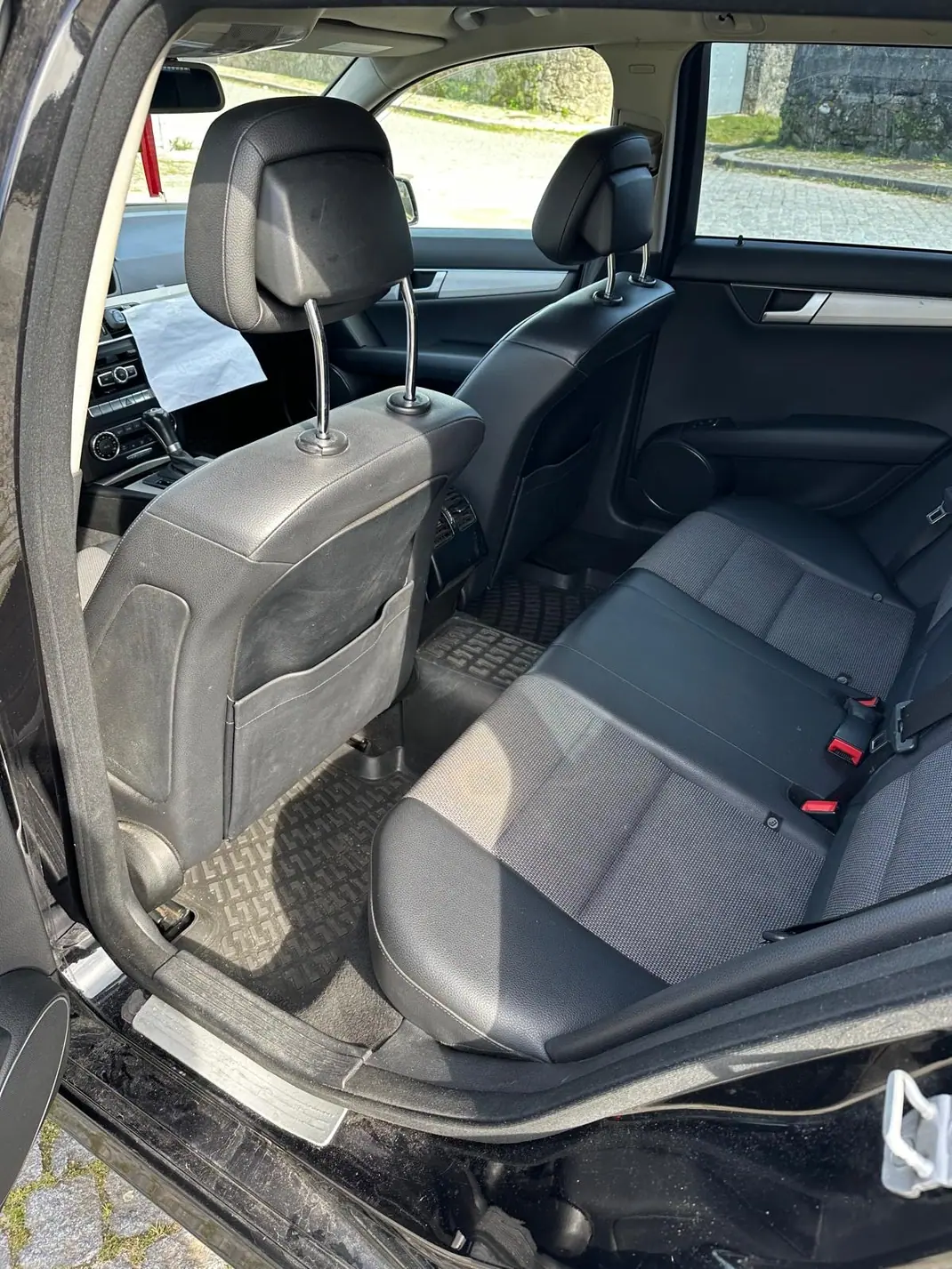 Mercedes-Benz C 220 2012 - 9799 EUR, 435000 km - AUTO.MOTO.pt - 435000km - foto 8 de 9