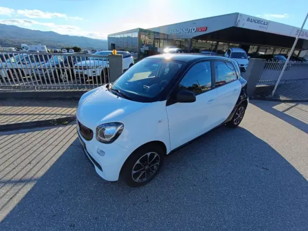 Smart ForFour 2016 - 9900 EUR, 66000 km - AUTO.MOTO.pt - 66000km - foto 8 de 25