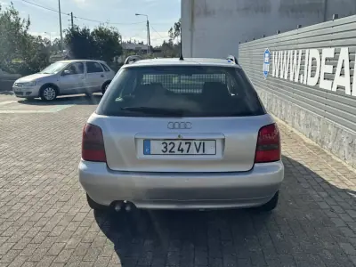Audi A4 Avant 1996 - 2750 EUR, 445000 km - AUTO.MOTO.pt - 445000km - foto 7 de 14