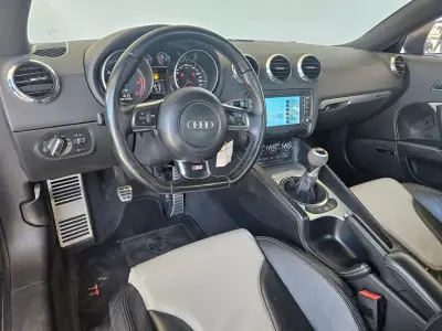Audi TT Coupé 2008 - 12750 EUR, 227000 km - AUTO.MOTO.pt - 227000km - foto 6 de 8