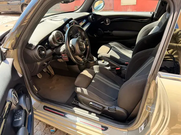 MINI One 2019 - 16499 EUR, 149000 km - AUTO.MOTO.pt - 149000km - foto 6 de 12