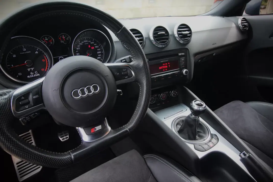 Audi TT Coupé 2009 - 16990 EUR, 185000 km - AUTO.MOTO.pt - 185000km - foto 15 de 29