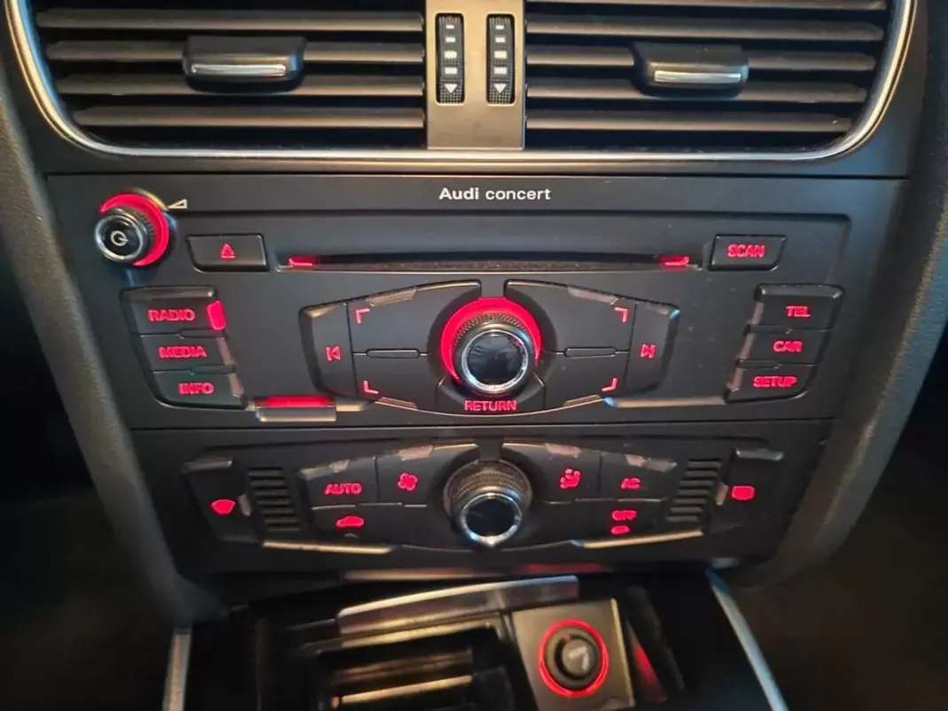 Audi A4 Avant 2009 - 12950 EUR, 231500 km - AUTO.MOTO.pt - 231500km - foto 29 de 36