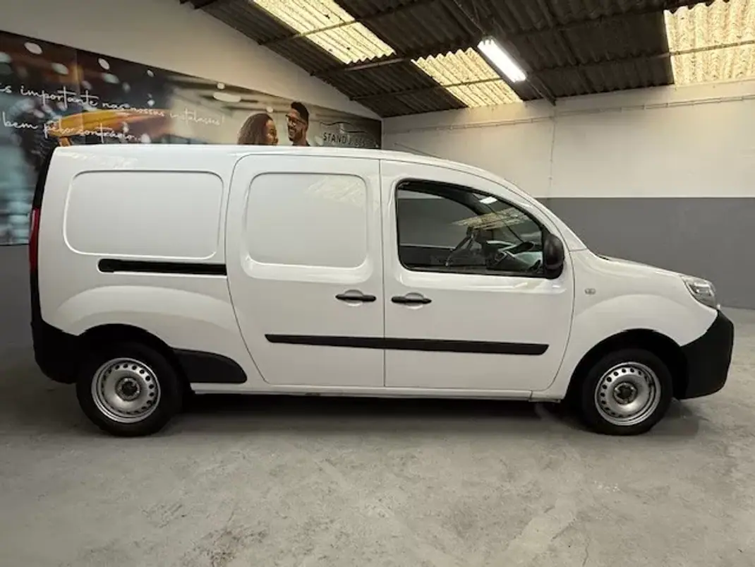 Renault Kangoo 2018 - 12250 EUR, 184400 km - AUTO.MOTO.pt - 184400km - foto 4 de 15