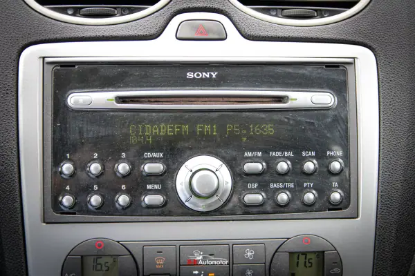 Ford Focus 1.8 TDCI 2006 - 3700 EUR, 330000 km - 330000km - foto 16 de 17