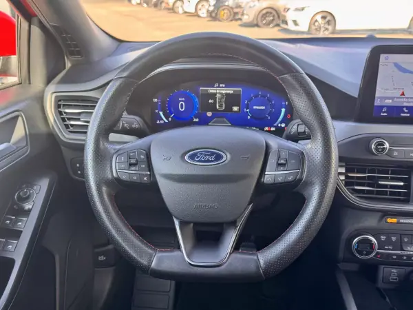 Ford Focus 2023 - 18500 EUR, 79000 km - AUTO.MOTO.pt - 79000km - foto 12 de 19