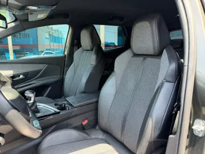 Peugeot 3008 2017 - 16500 EUR, 162000 km - AUTO.MOTO.pt - 162000km - foto 9 de 12