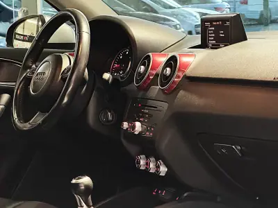 Audi A1 2011 - 9990 EUR, 218000 km - AUTO.MOTO.pt - 218000km - foto 32 de 34