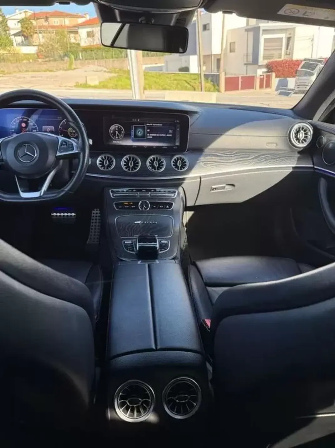 Mercedes-Benz E 220 2017 - 29990 EUR, 215000 km - AUTO.MOTO.pt - 215000km - foto 28 de 34