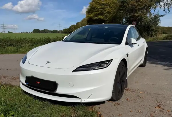 Tesla Model 3 2024