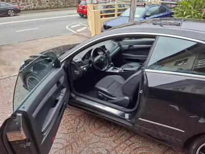 Mercedes-Benz E 250 2009 - 16500 EUR, 134447 km - AUTO.MOTO.pt - 134447km - foto 16 de 29