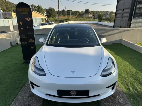 Tesla Model 3 2019 - 24900 EUR, 170000 km - 170000km - foto 4 de 49