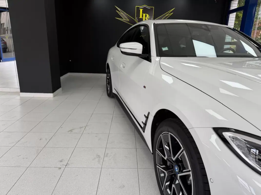BMW i4 2024 - 43000 EUR, 42572 km - AUTO.MOTO.pt - 42572km - foto 5 de 39