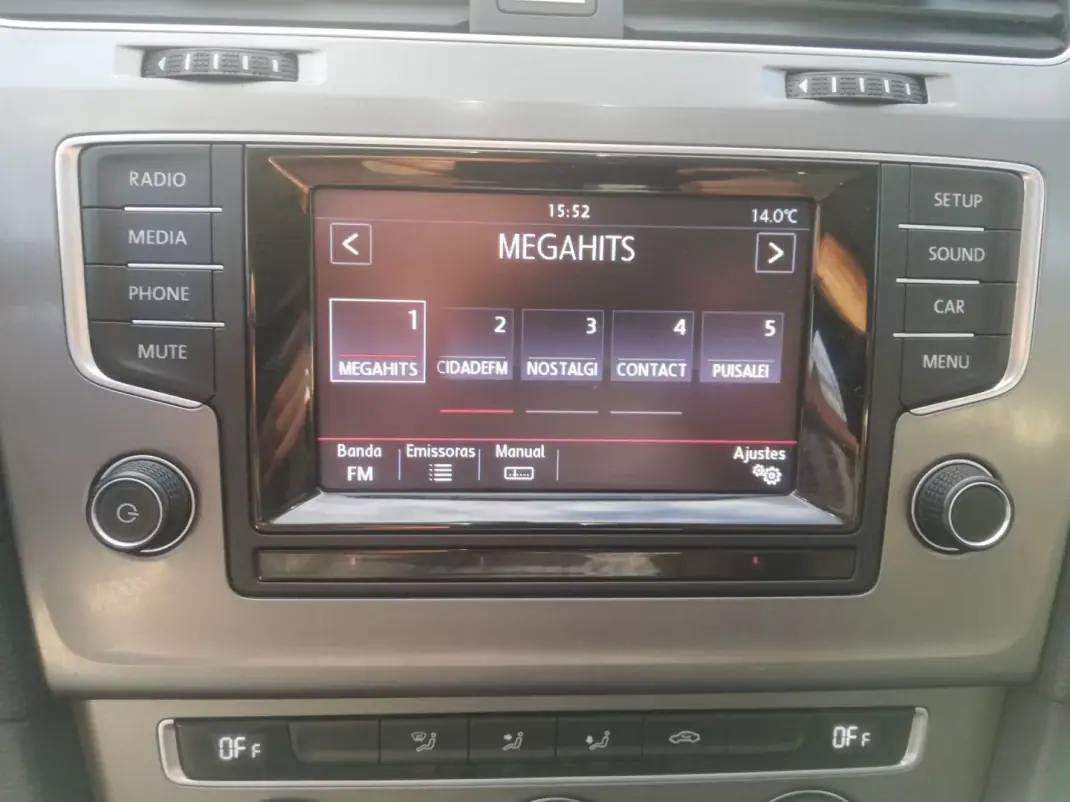 Volkswagen Golf 2013 - 11000 EUR, 240000 km - AUTO.MOTO.pt - 240000km - foto 11 de 21