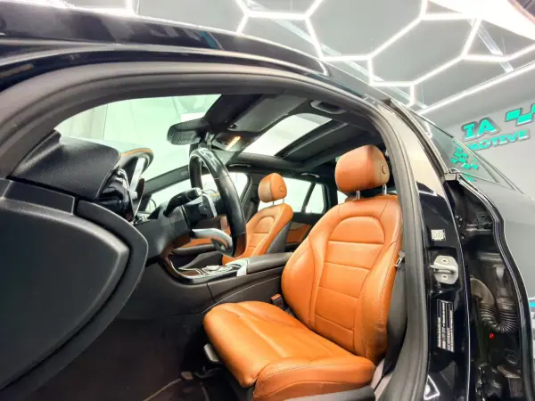 Mercedes-Benz C 300 2019 - 20999 EUR, 234000 km - AUTO.MOTO.pt - 234000km - foto 18 de 24