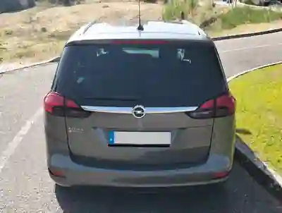 Opel Zafira 2019 - 18750 EUR, 116293 km - AUTO.MOTO.pt - 116293km - foto 5 de 15
