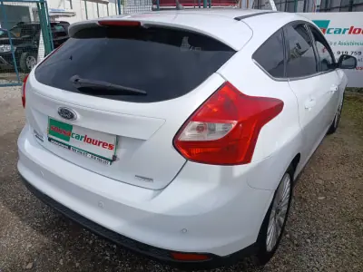 Ford Focus 2012 - 7950 EUR, 136113 km - AUTO.MOTO.pt - 136113km - foto 8 de 25