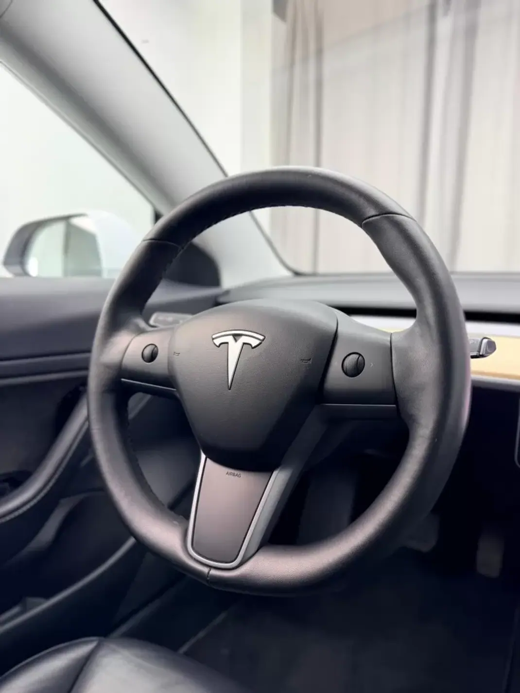 Tesla Model 3 2019 - 18500 EUR, 162000 km - AUTO.MOTO.pt - 162000km - foto 20 de 24