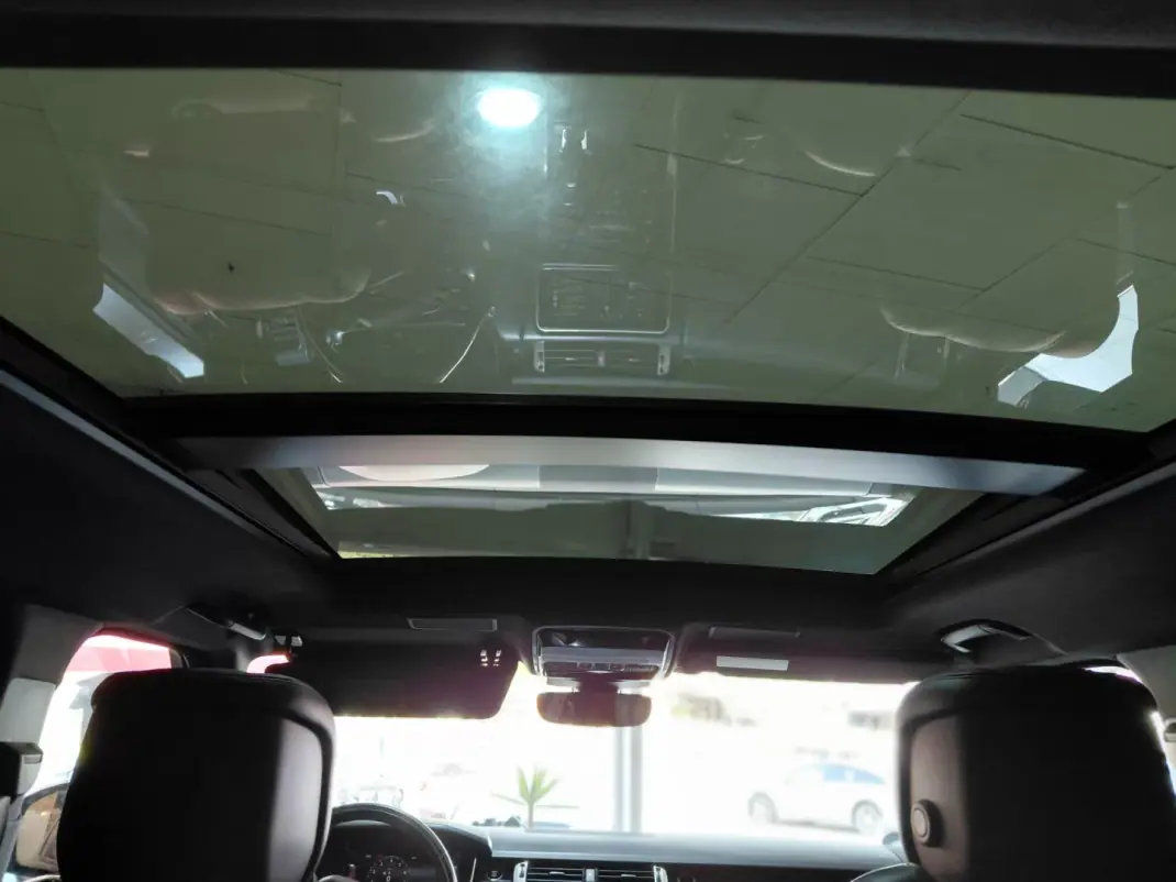 Land Rover Range Rover Sport 2019 - 57900 EUR, 128000 km - AUTO.MOTO.pt - 128000km - foto 16 de 34