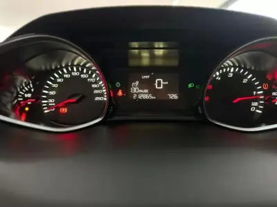 Peugeot 308 SW 2016 - 7990 EUR, 212792 km - AUTO.MOTO.pt - 212792km - foto 12 de 22
