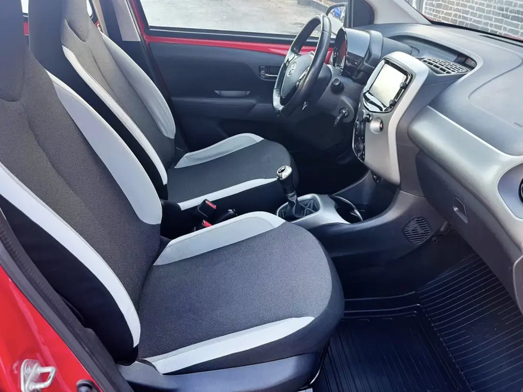 Toyota Aygo 2016 - 8500 EUR, 190000 km - AUTO.MOTO.pt - 190000km - foto 16 de 16