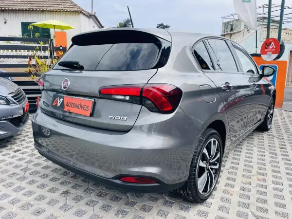 Fiat Tipo 2020 - 12950 EUR, 102030 km - AUTO.MOTO.pt - 102030km - foto 7 de 12