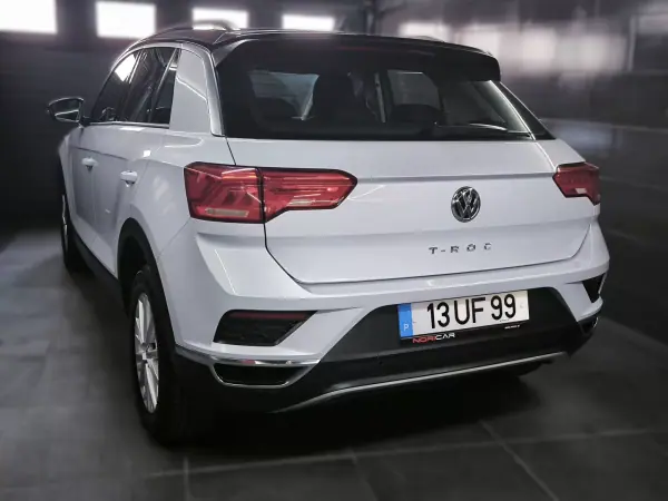 Volkswagen T-Roc 2018 - 15950 EUR, 98741 km - AUTO.MOTO.pt - 98741km - foto 11 de 34