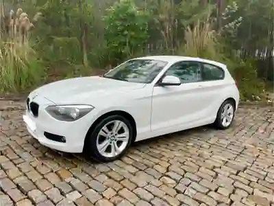 BMW 114 2015 - 10990 EUR, 182000 km - AUTO.MOTO.pt - 182000km - foto 3 de 12