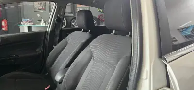 Ford Fiesta 2015 - 6990 EUR, 185000 km - AUTO.MOTO.pt - 185000km - foto 11 de 17