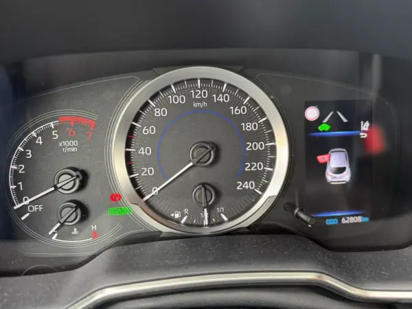 Toyota Corolla 2019 — photo 3 of 15