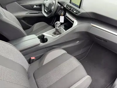 Peugeot 3008 2019 - 17900 EUR, 66750 km - AUTO.MOTO.pt - 66750km - foto 13 de 21