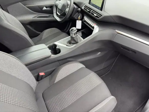 Peugeot 3008 2019 - 17900 EUR, 66750 km - AUTO.MOTO.pt - 66750km - foto 13 de 21