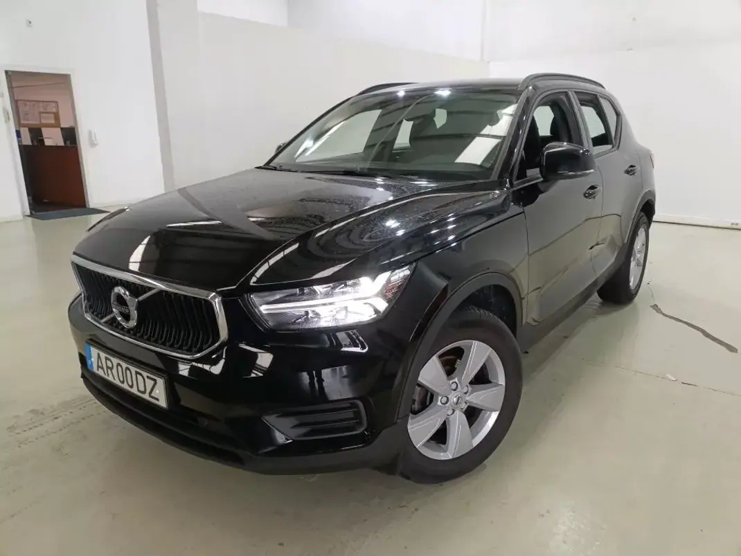 Volvo XC 40 2022 - 21999 EUR, 121117 km - 121117km - foto 4 de 12