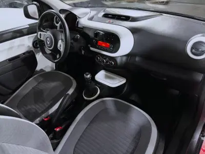 Renault Twingo 2019 - 12490 EUR, 58595 km - AUTO.MOTO.pt - 58595km - foto 7 de 29