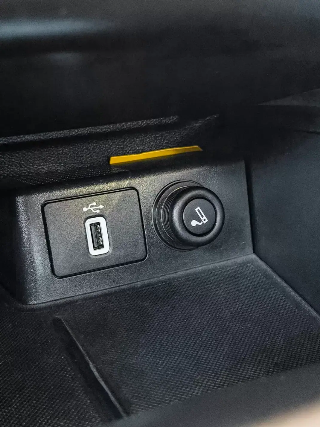 Ford Focus 2019 - 15500 EUR, 124230 km - 124230km - foto 19 de 26