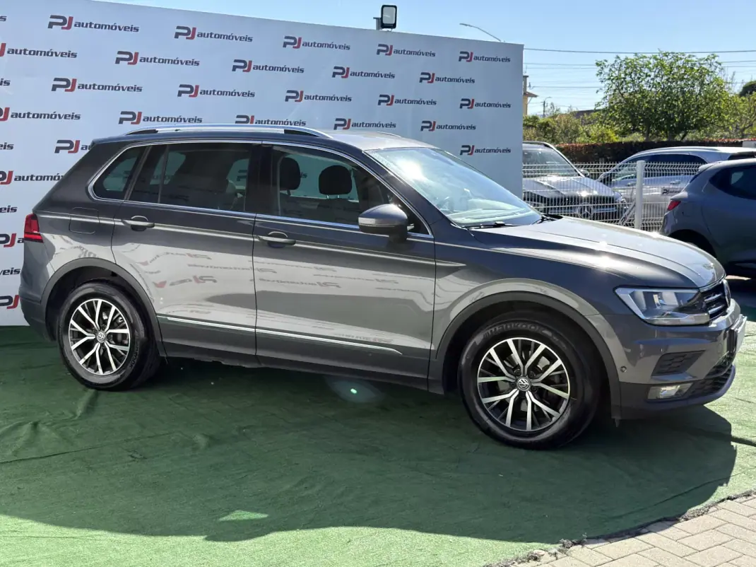 Volkswagen Tiguan 2018 - 18750 EUR, 170392 km - AUTO.MOTO.pt - 170392km - foto 5 de 21