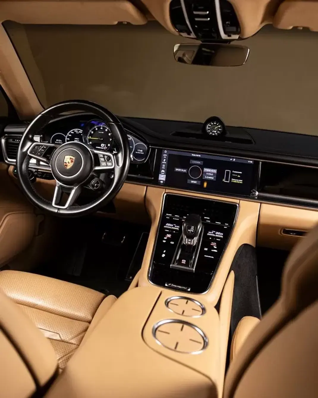 Porsche Panamera 2018 - 67950 EUR, 92000 km - 92000km - foto 31 de 34