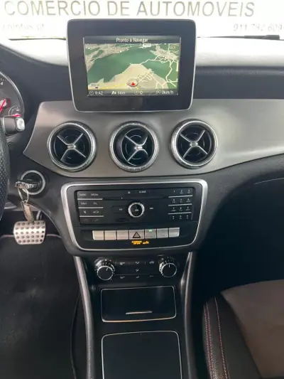 Mercedes-Benz CLA 220 2018 - 22000 EUR, 136295 km - AUTO.MOTO.pt - 136295km - foto 12 de 15