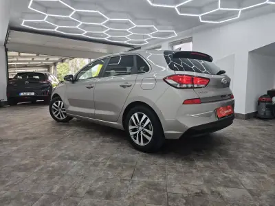 Hyundai i30 2019 - 14900 EUR, 43264 km - AUTO.MOTO.pt - 43264km - foto 6 de 33