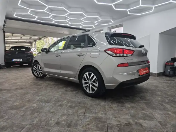 Hyundai i30 2019 - 14900 EUR, 43264 km - AUTO.MOTO.pt - 43264km - foto 6 de 33