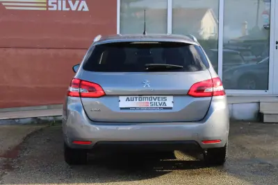 Peugeot 308 SW 2019 - 11990 EUR, 176000 km - AUTO.MOTO.pt - 176000km - foto 8 de 23