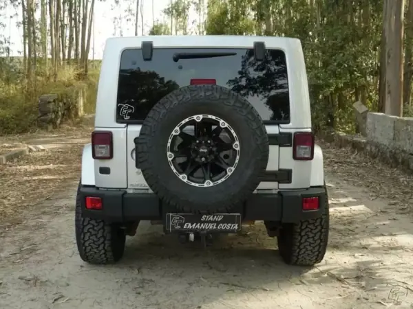Jeep Wrangler Unlimited 2013 - 46500 EUR, 154453 km - AUTO.MOTO.pt - 154453km - foto 4 de 18