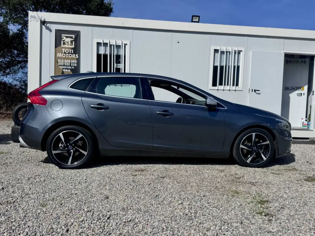 Volvo V40 2014 - 12500 EUR, 191000 km - AUTO.MOTO.pt - 191000km - foto 15 de 25